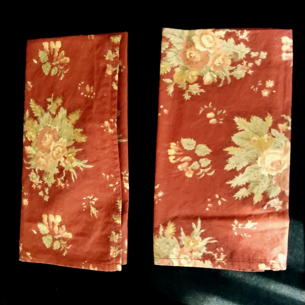 💥New💥2 WILLIAMS-SONOMA Burgundy Floral print Napkins